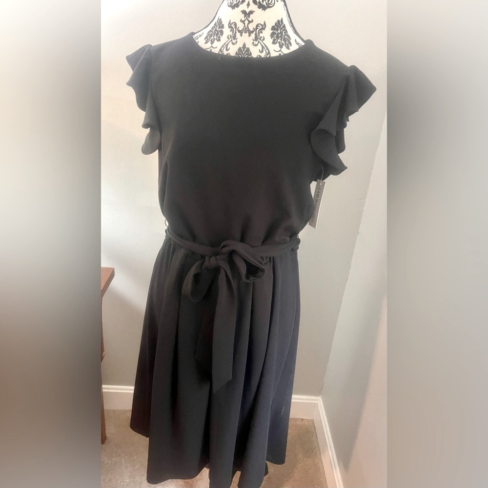 Super cute Shelby Palmer black dress